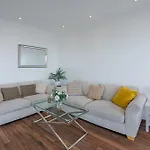 On The Beach Penthouse With Sea View - 3 Bedrooms - Roof Balcony - Spa, Sauna, Gym And Pool - Sleeps 6