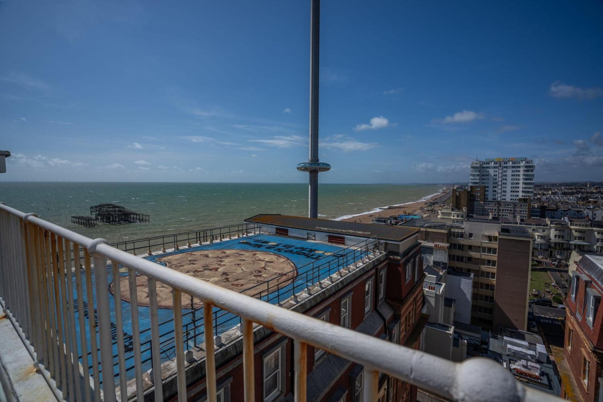 On The Penthouse With Sea View - 3 Bedrooms - Roof Balcony - Spa, Sauna, Gym And Pool - Sleeps 6 Appartement *