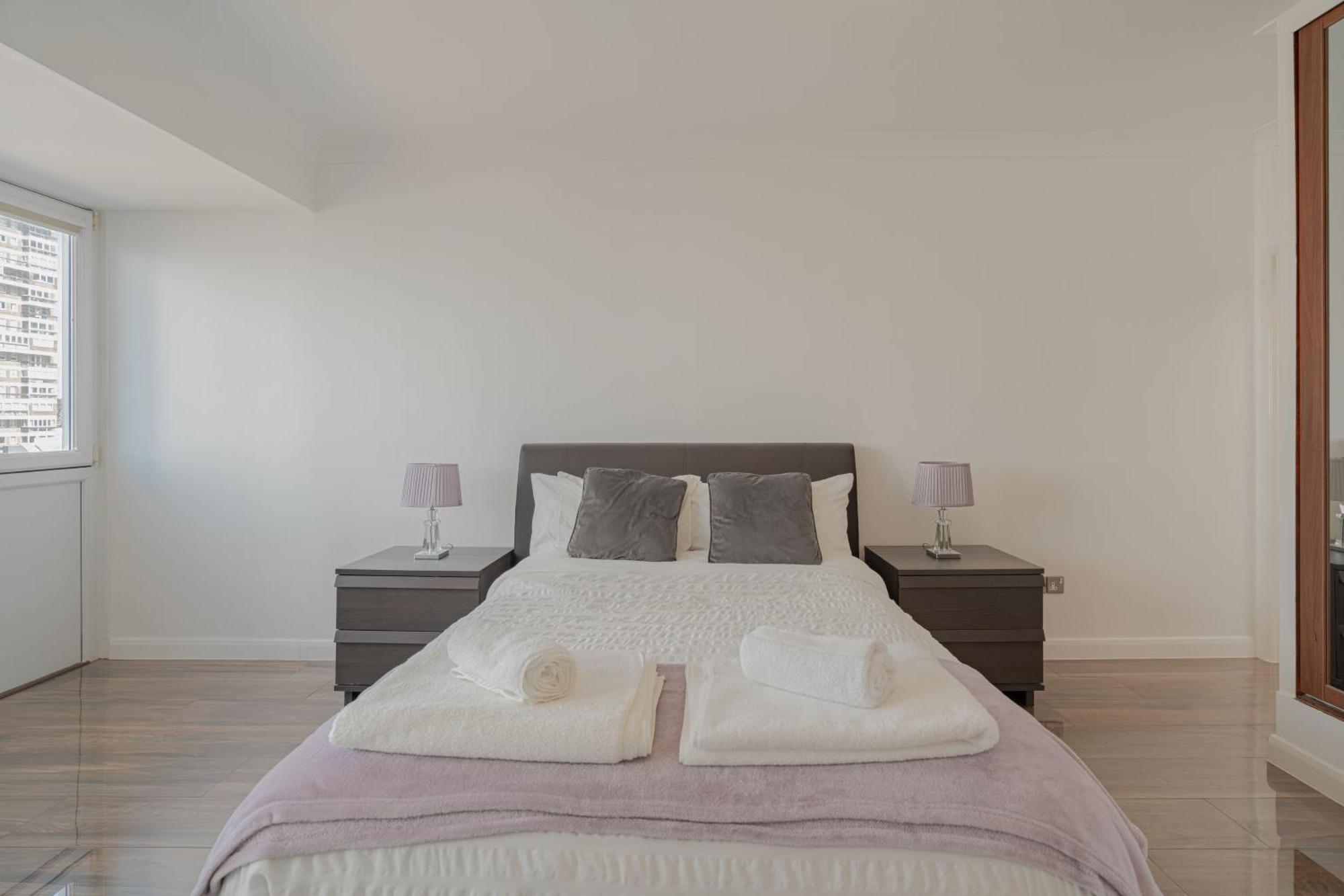 On The Penthouse With Sea View - 3 Bedrooms - Roof Balcony - Spa, Sauna, Gym And Pool - Sleeps 6 Appartement